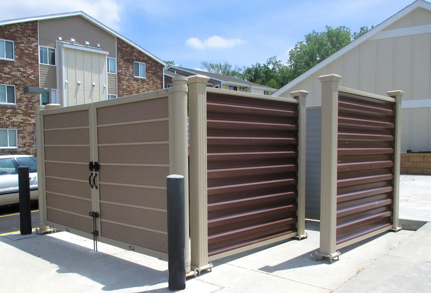 Storm Damaged Fence in Hollywood, FL: What to Do and Who Pays