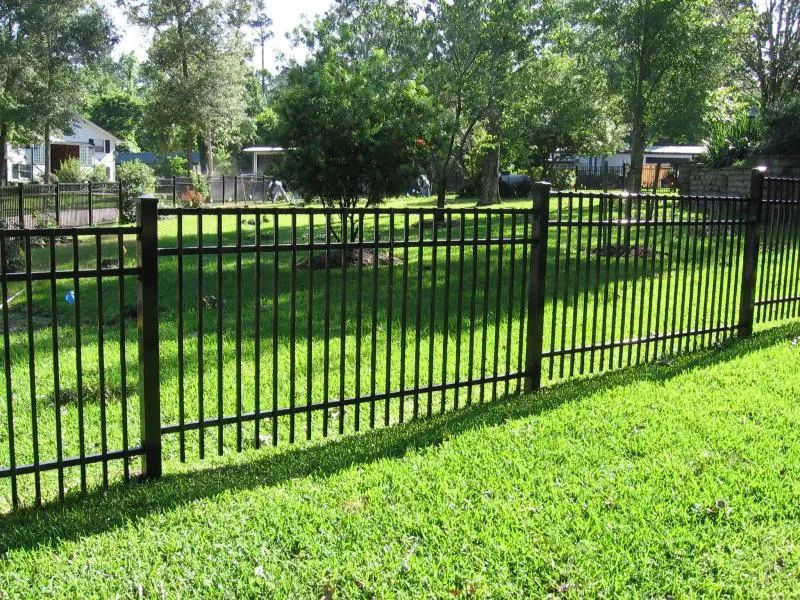 Who Pays for a Fence Between Neighbors in Florida?